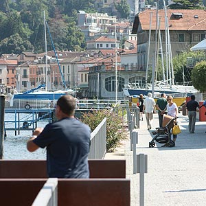 Luino mit dem Wochenmarkt